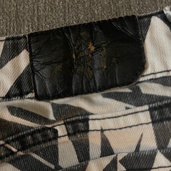 Authentic Icon Shorts - Picture 9 of 10